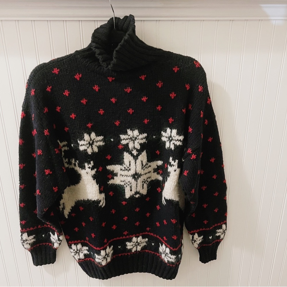 Studio Michelle Stuart Vintage Hand Knit Navy Blue Fair Isle Turtleneck Sweater